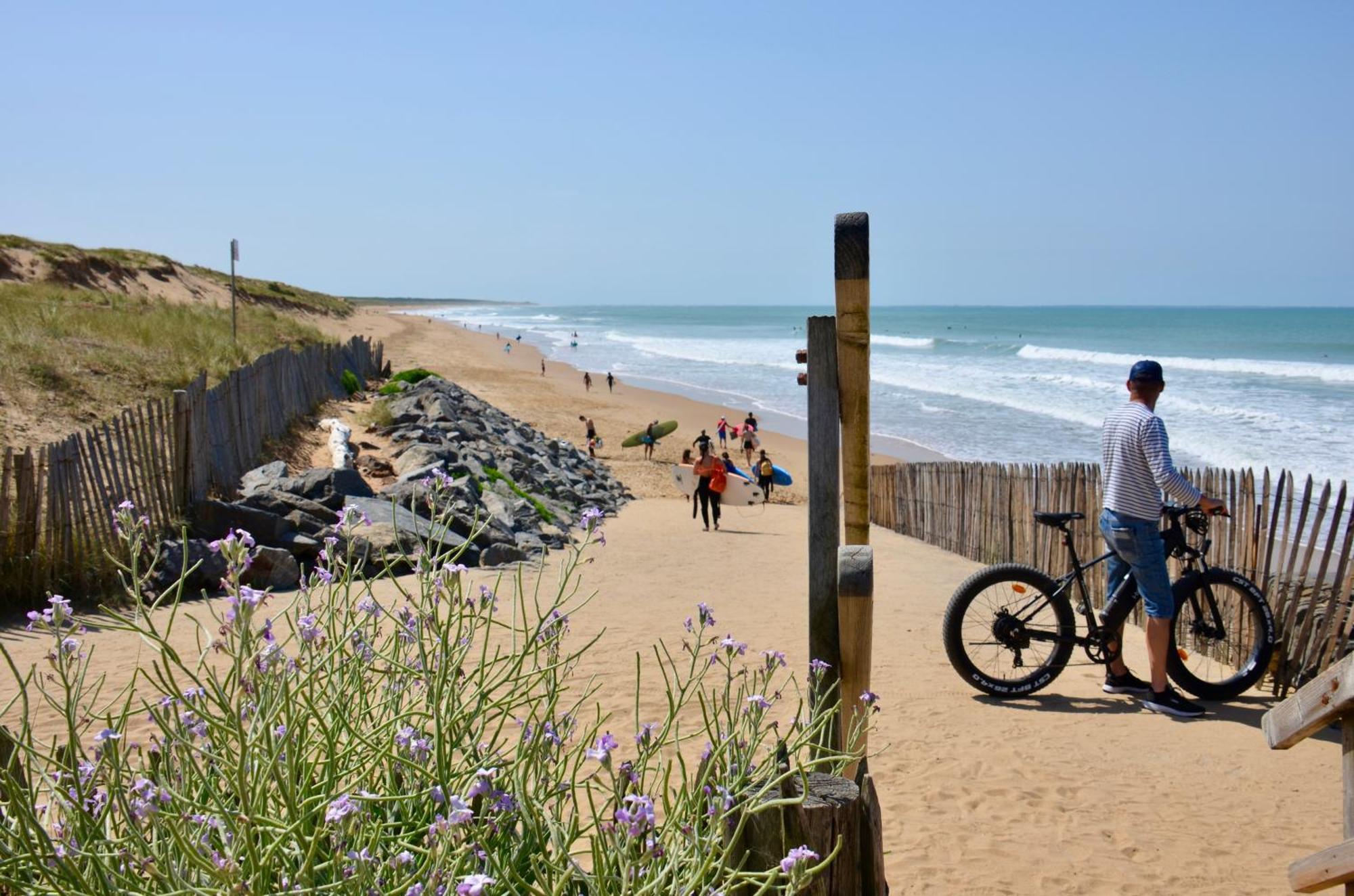 Camping Le Clos Des Pins Longeville-sur-Mer Exterior foto