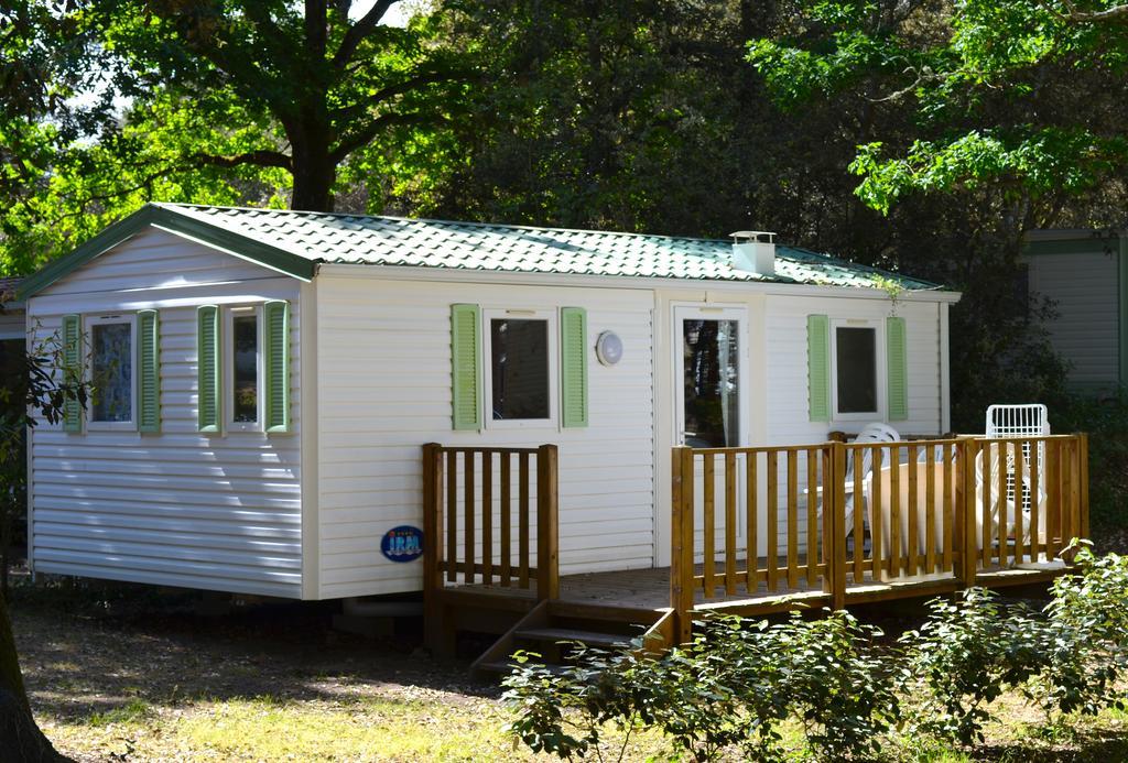 Camping Le Clos Des Pins Longeville-sur-Mer Exterior foto